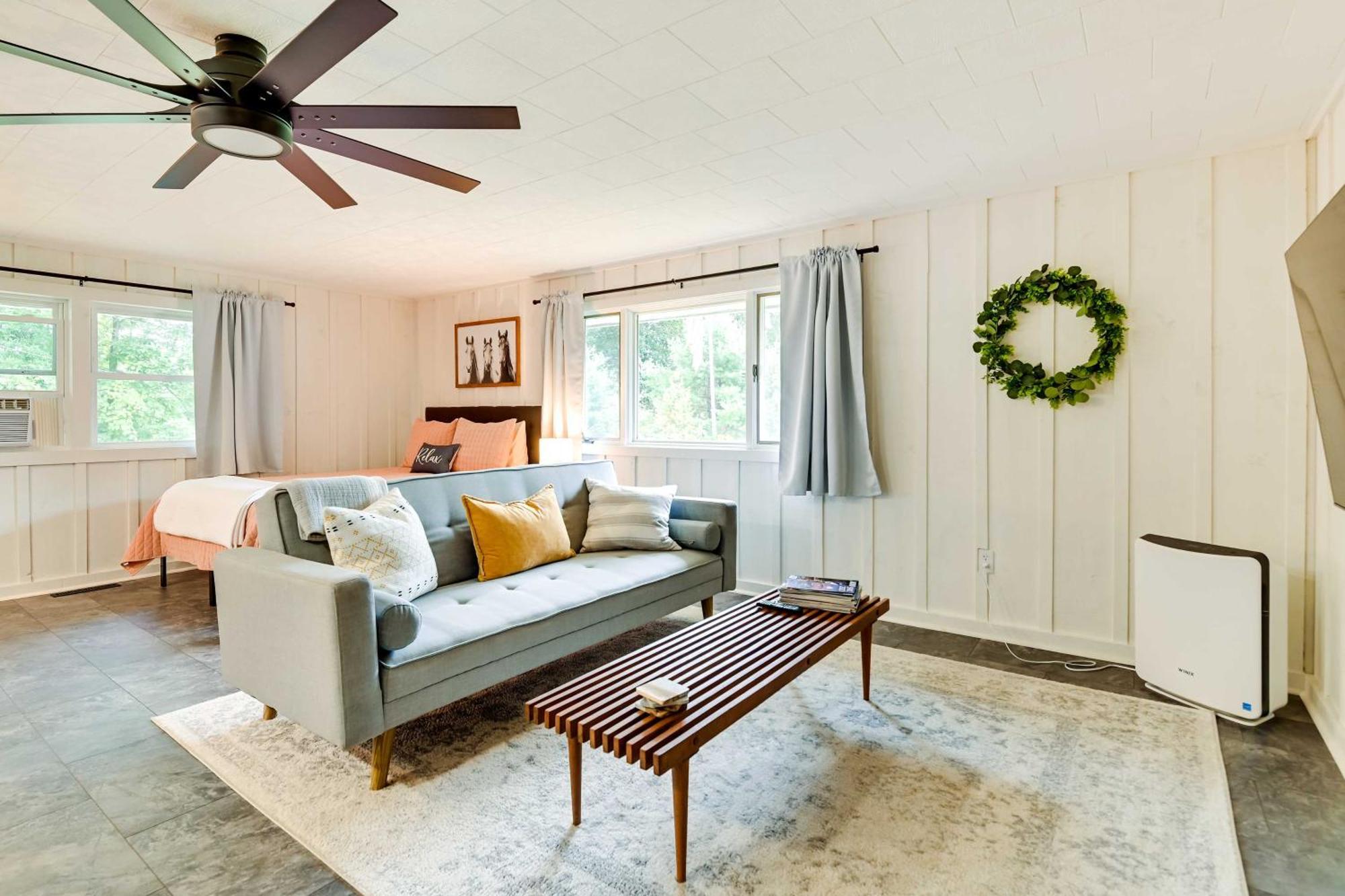 Modern Less Than 13 Mi To Saratoga Racetrack! Apartment